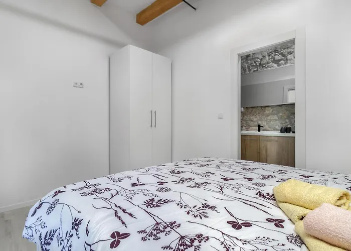 8 Bedroom Cozy In Prázdninový dům *