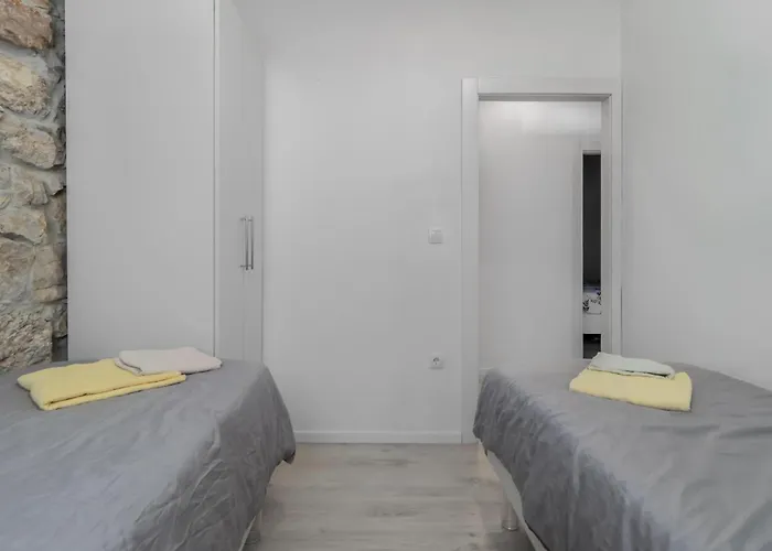 8 Bedroom Cozy In *
