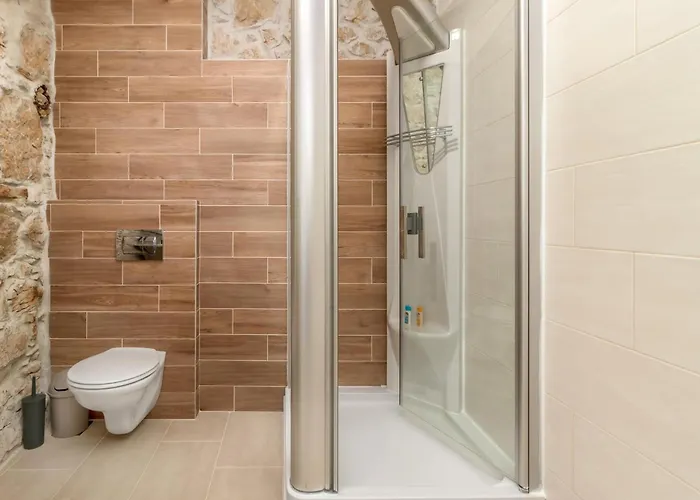 8 Bedroom Cozy In * Tribalj (Primorsko-Goranska)