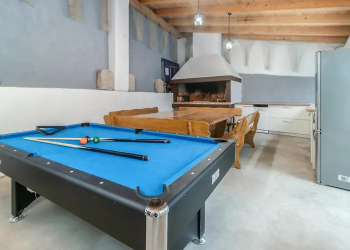 Prázdninový dům 8 Bedroom Cozy In Tribalj (Primorsko-Goranska)