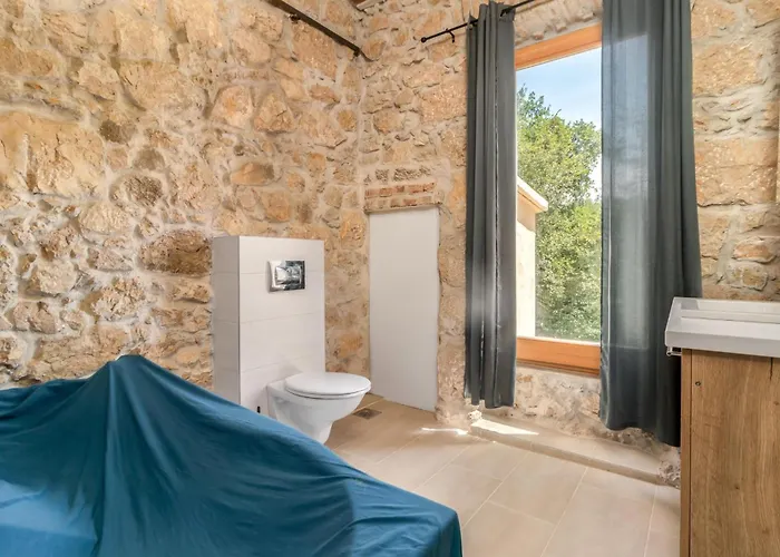 8 Bedroom Cozy In Prázdninový dům *