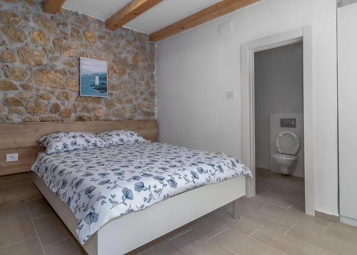 8 Bedroom Cozy In Tribalj (Primorsko-Goranska)
