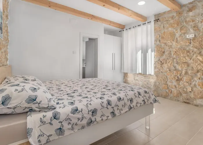 8 Bedroom Cozy In Prázdninový dům *