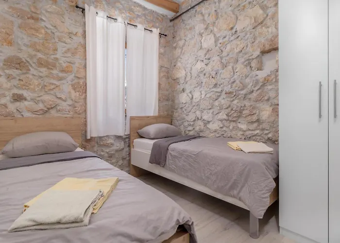 Prázdninový dům 8 Bedroom Cozy In *