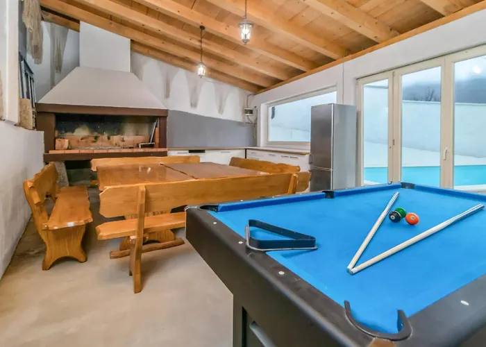 Prázdninový dům 8 Bedroom Cozy In Tribalj (Primorsko-Goranska)