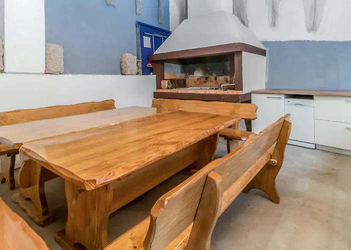 8 Bedroom Cozy In Tribalj (Primorsko-Goranska)