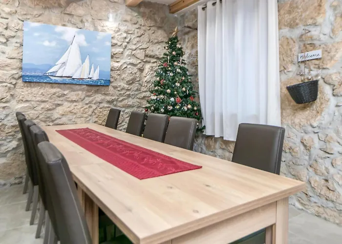 Prázdninový dům 8 Bedroom Cozy In