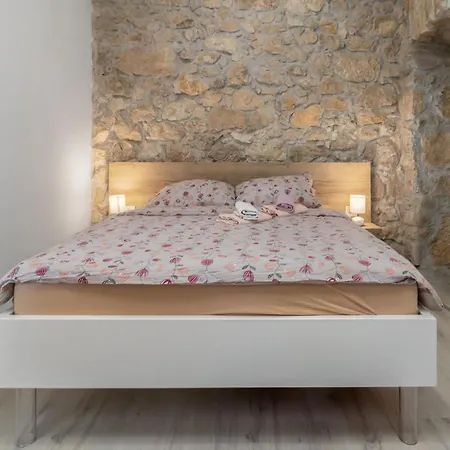 Casa vacanze Cozy In With Outdoor Swimming Pool