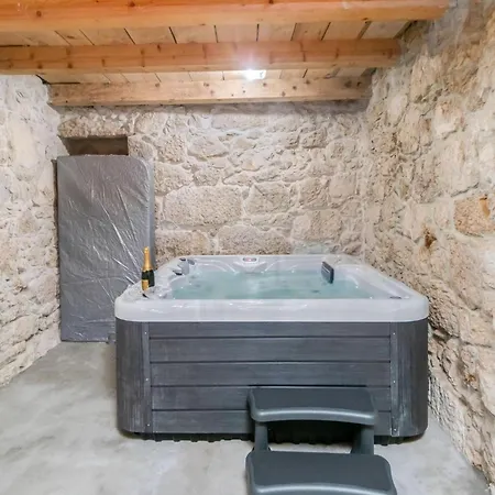 Cozy In With Outdoor Swimming Pool * Tribalj (Primorsko-Goranska)