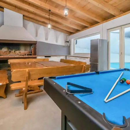 Casa vacanze Cozy In With Outdoor Swimming Pool Tribalj (Primorsko-Goranska)